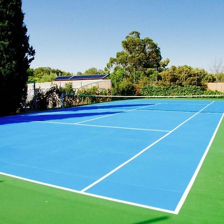 Apartamentos Individuales Con Piscina Galapagar Luaran gambar