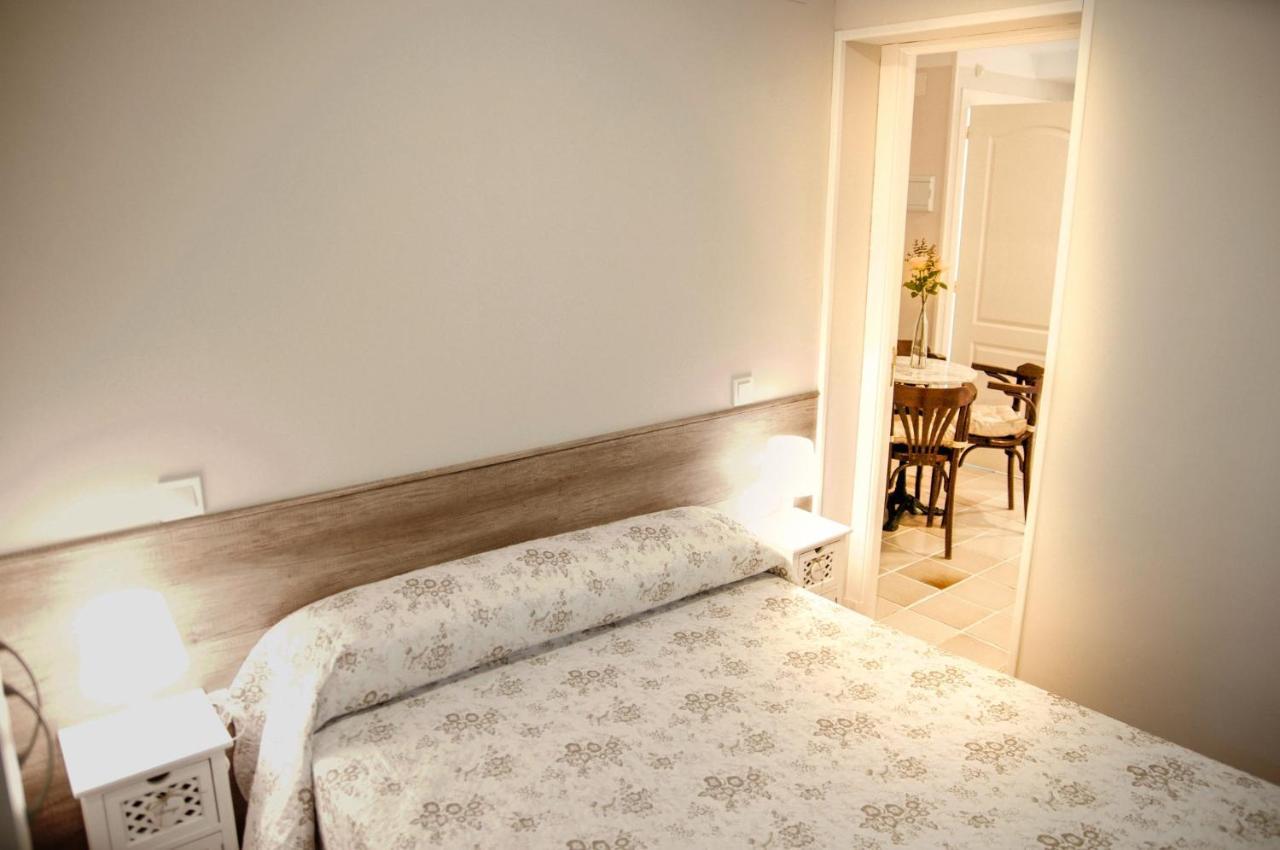 Apartamentos Individuales Con Piscina Galapagar Luaran gambar
