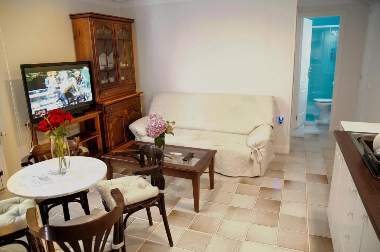 Apartamentos Individuales Con Piscina Galapagar Luaran gambar