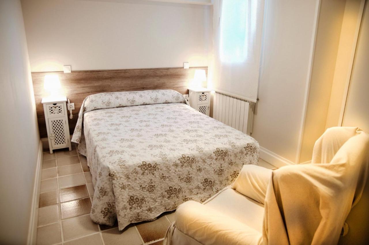 Apartamentos Individuales Con Piscina Galapagar Luaran gambar